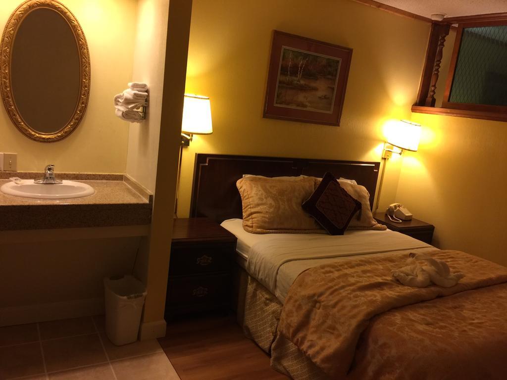 Americas Best Value Inn & Suites Macon At Sunset Dr Екстер'єр фото