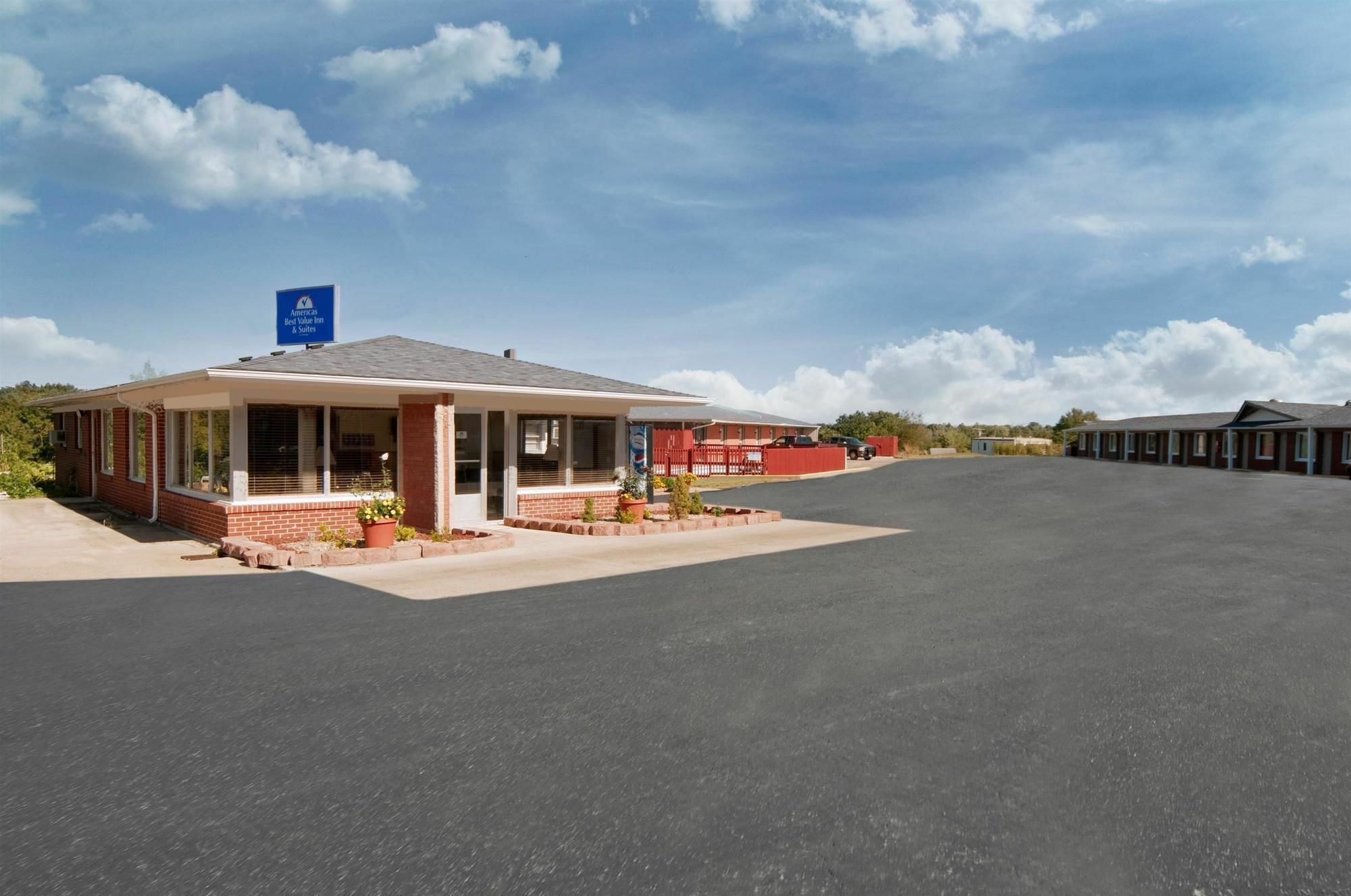 Americas Best Value Inn & Suites Macon At Sunset Dr Екстер'єр фото
